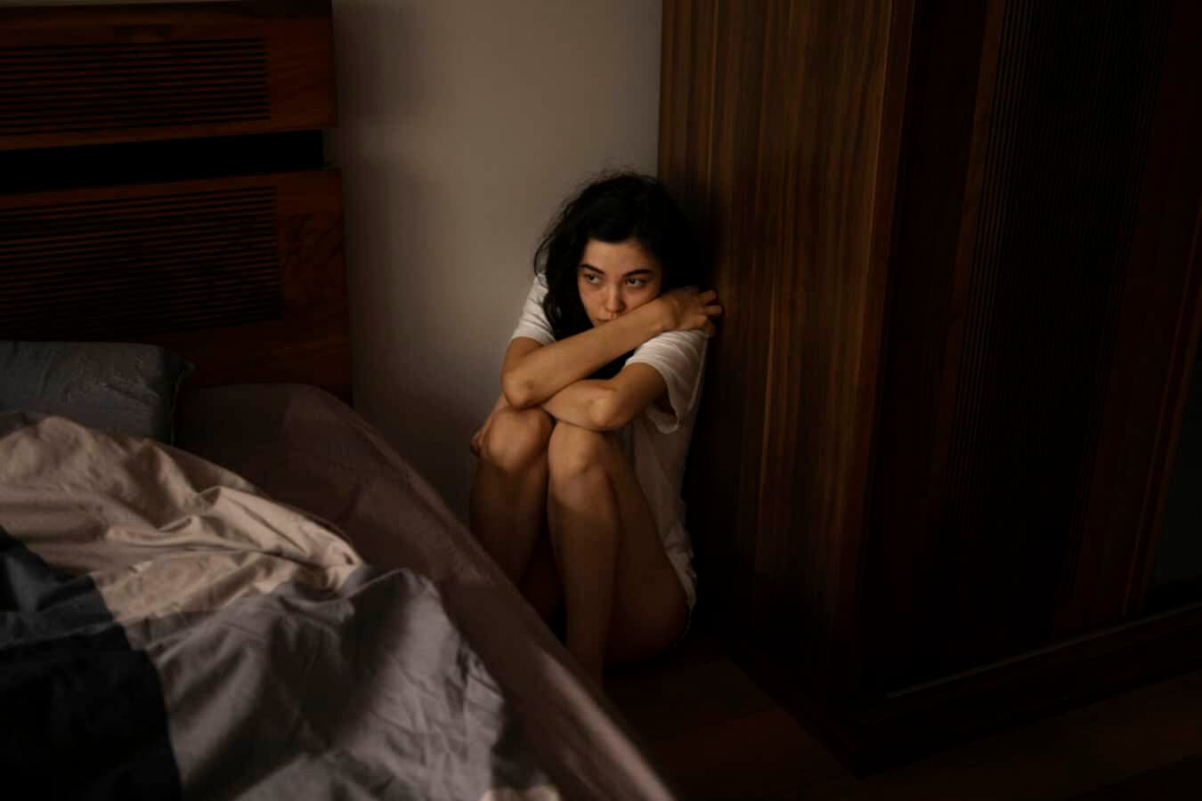 The thought, "Why does my mom hate me?" can alienate you and leave you feeling lonely.